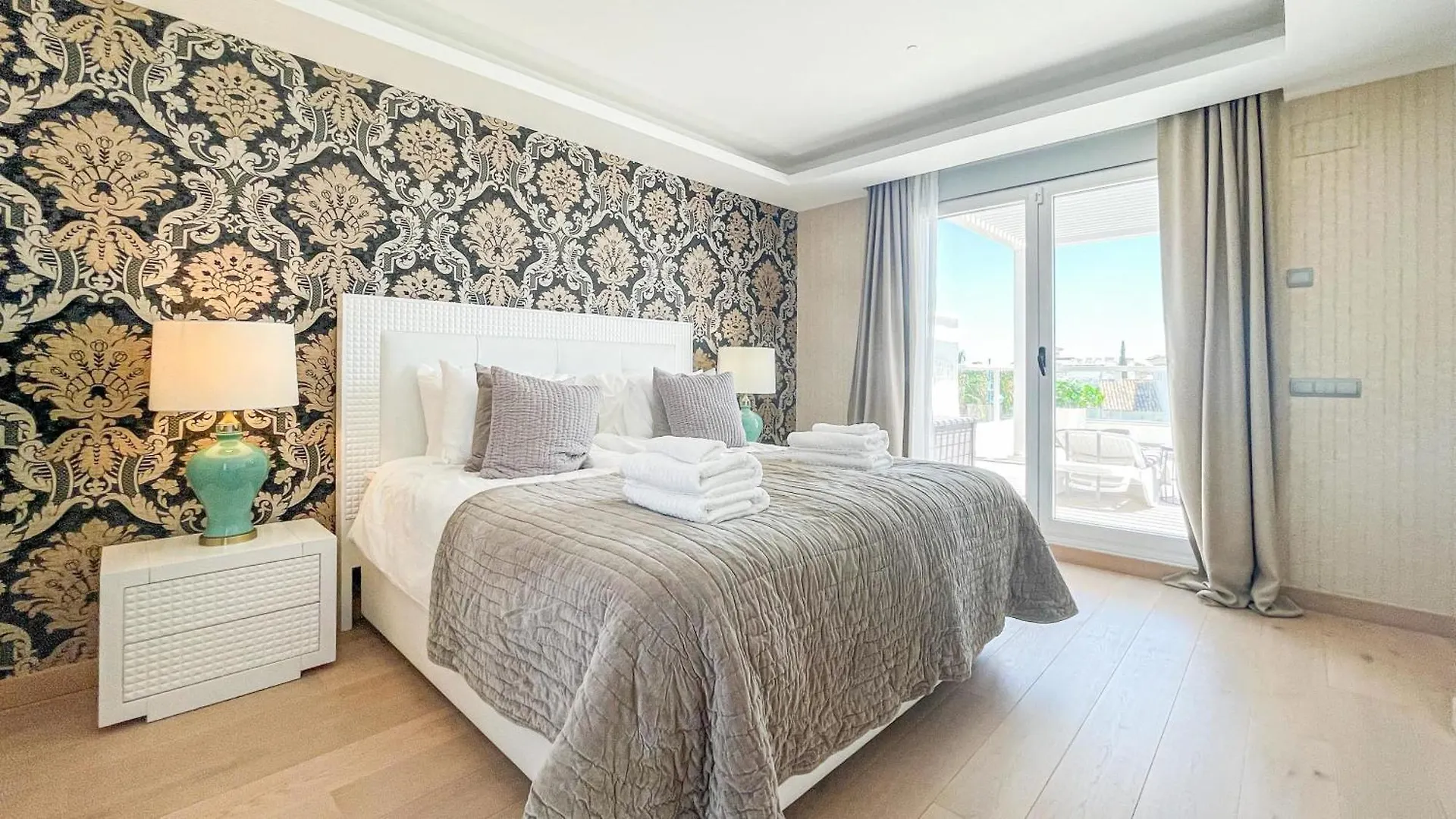 מארבלה Beachfront Luxury Rooftop Penthouse Wifi Pools Grill I O Nac Paddle דירה