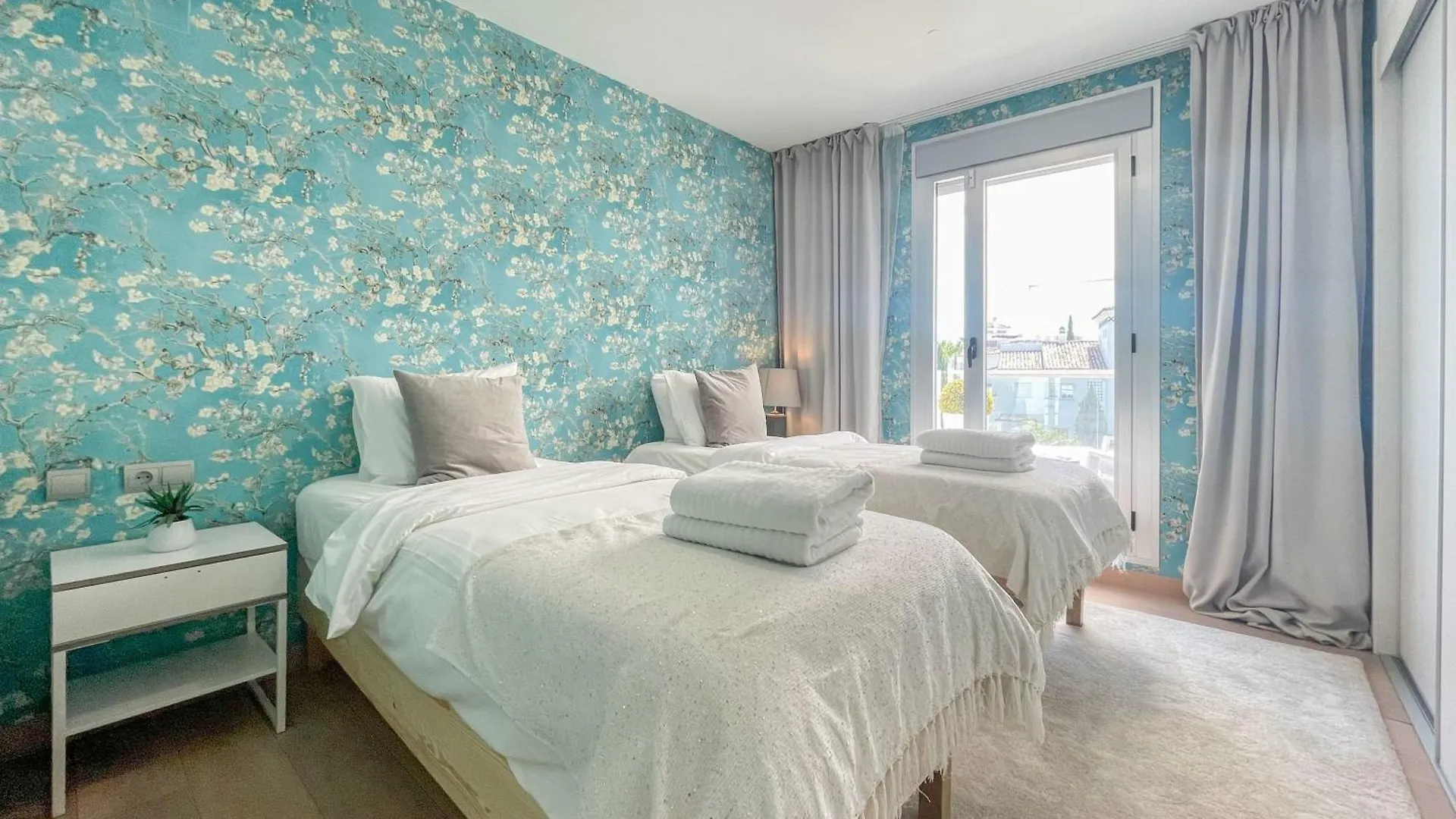 דירה מארבלה Beachfront Luxury Rooftop Penthouse Wifi Pools Grill I O Nac Paddle ספרד